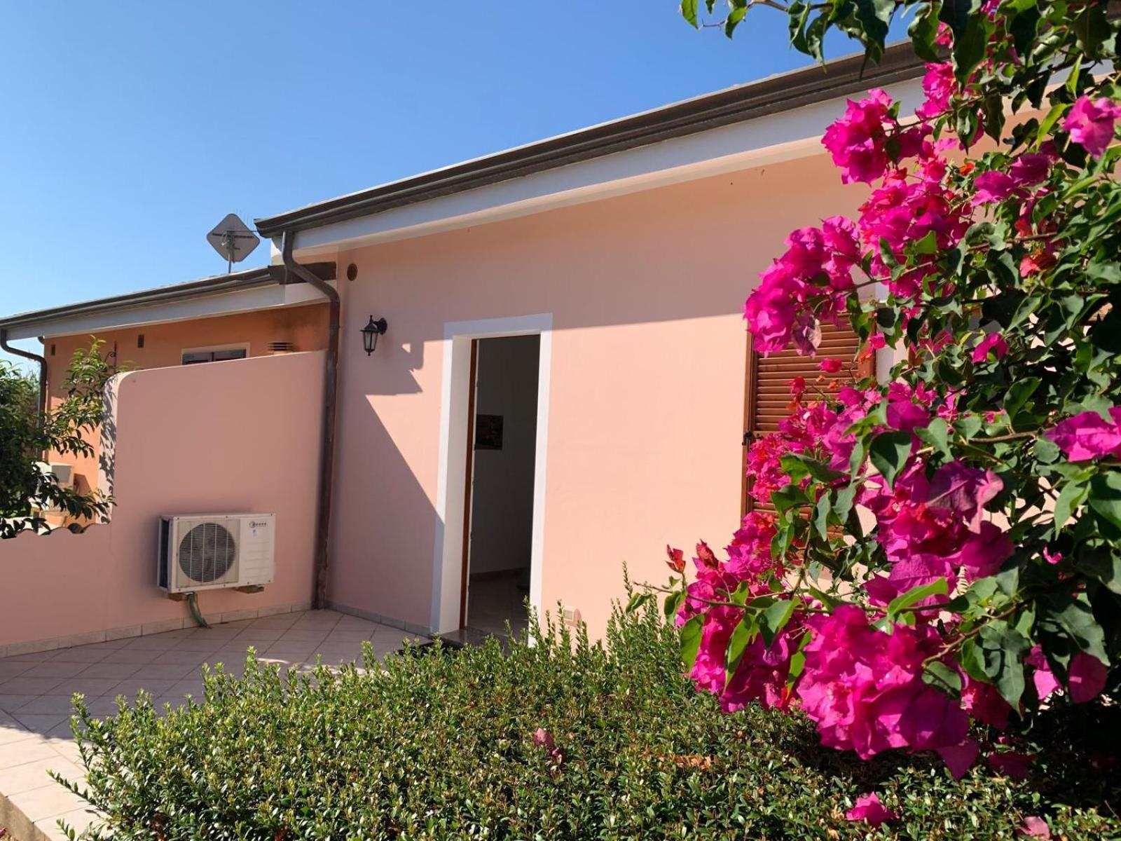 Casa Vacanza Mamaioa SantʼAnna Arresi المظهر الخارجي الصورة